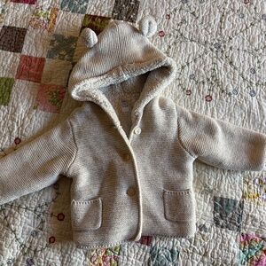 Gap baby sweater with shimmer Size 6-12 month